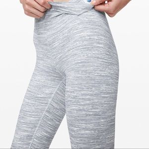 Wunder Under High-Rise Tight 25" 
Luxtreme